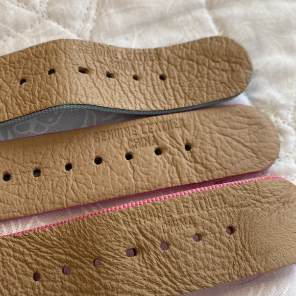 INDEED quartz watch with interchangeable bands. Ultimate preppy accessory! - Picture 9 of 11